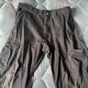 3/$30💙wrangler black cargos